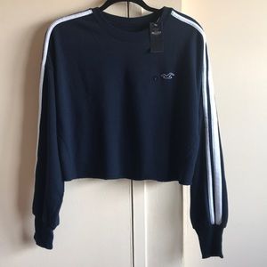 Hollister long sleeve slightly cropped sweater size large dark navy blue NWT